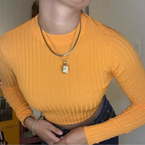 ZARA CROPPED ORANGE LONG SLEEVE - Picture 2 of 5